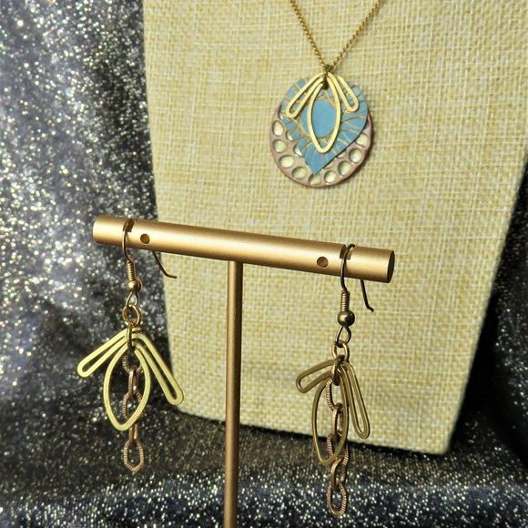 Blue and Gold Necklace and Earring Set...................225 - Picture 2 of 4